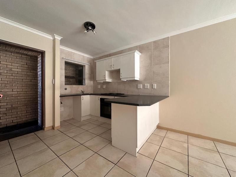 2 Bedroom Property for Sale in Gordons Bay Western Cape